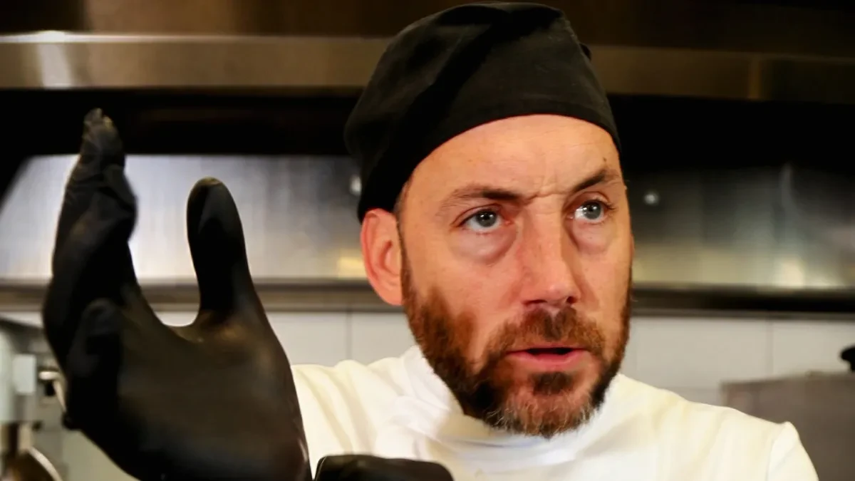 GLUMAC U NIKAD VIĐENOM IZDANJU! Petar Strugar na posebnom zadatku (VIDEO) 