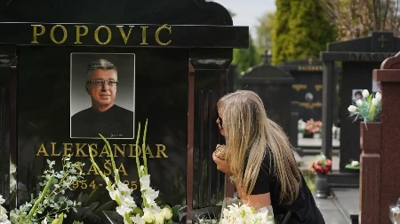 SLOMLJENA SUZANA NA SAŠIN GROB DONELA OVO Danas je posebno težak dan za porodicu Popović 