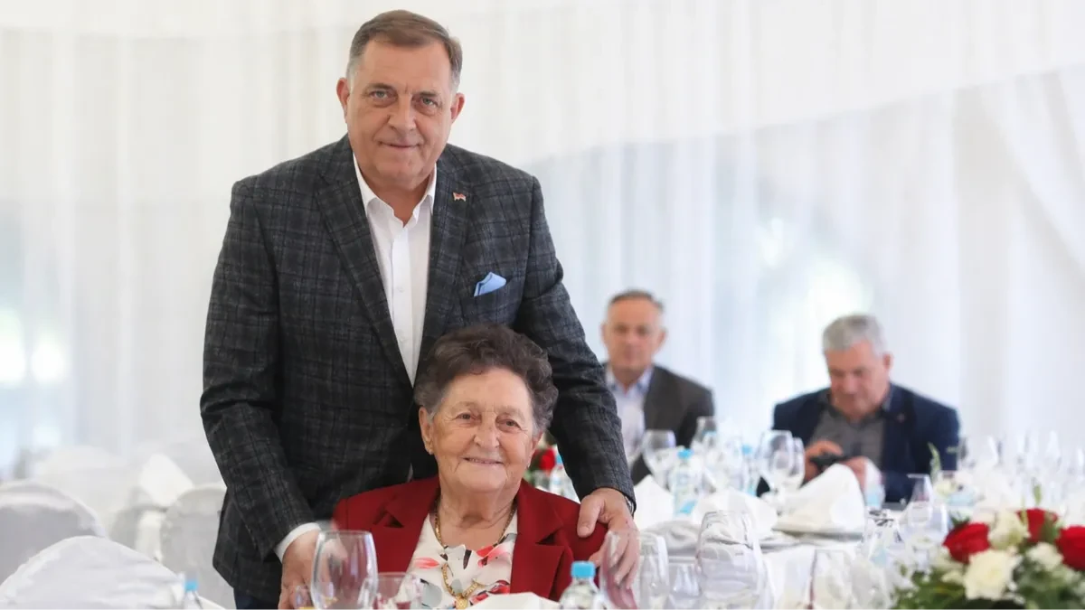 PREMINULA MAJKA MILORADA DODIKA: Emotivni oproštaj potresao region: „Bila si moj oslonac i snaga“