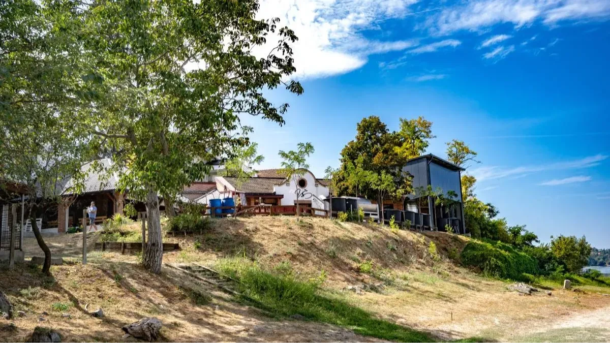 TAMO GDE VREME ZAISTA STAJE: Provedite prvomajske praznike u najlepšim selima Srbije