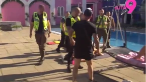 LUKA NASRNUO NA BEBICU Pljušte stravične uvrede i psovke, obezbeđenje opkolilo imanje! (FOTO)