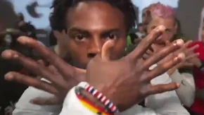 BRUKA I SRAMOTA Poznati influenser pokazao orla i razbesneo Srbe: "Učinite Albaniju velikom"