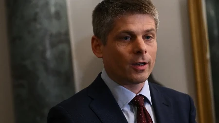 HOĆE OPET DA POBEGNE KO OD VUČIĆA? Gujon prihvatio poziv na debatu s Gocijem, Sandro nestao u mišju rupu