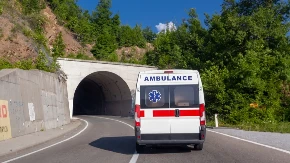 SUDAR FORDA I MERCEDESA U SARAJEVU Vozač (83) polomio rame