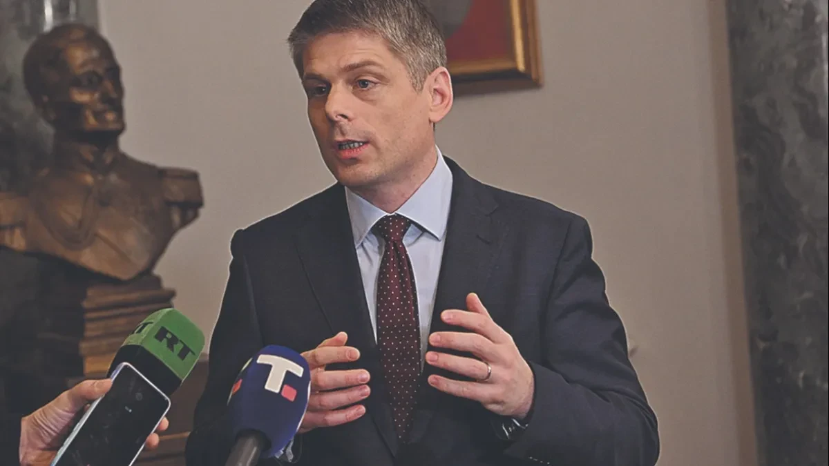 FRANCUSKI RADIO PONUDIO DEBATU: Sandro Goci sad beži i od Gujona!