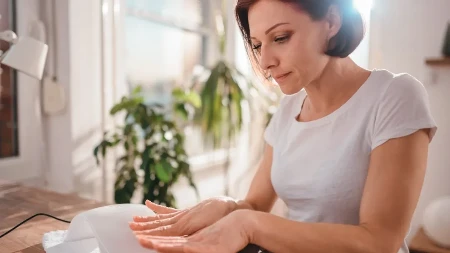 Prsti vam stalno otiču? Odmah kod lekara, može biti simptom opasne bolesti