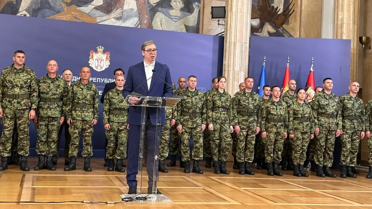 SRBIJA JE PONOSNA NA NJIH! Vučić dočekao srpske mirovnjake iz Libana: Osam meseci su izdržali bez porodice