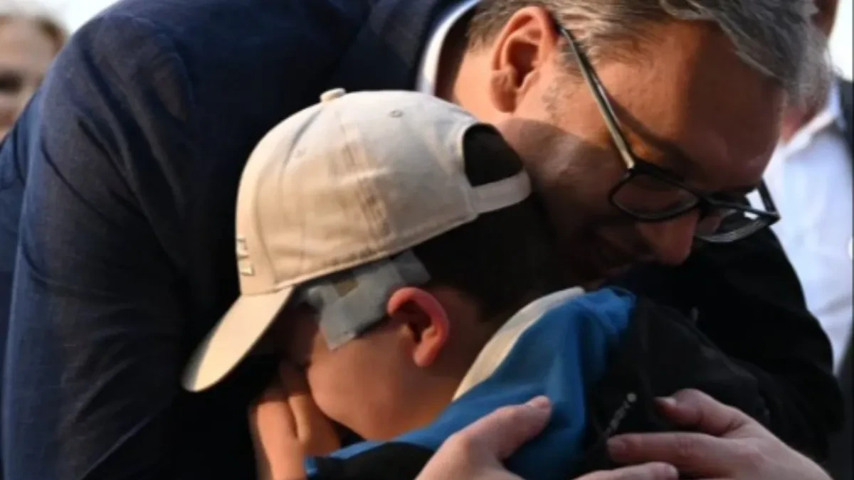 VUČIĆ ODRŽAO REČ, MALI ANDRIJA NA VEČITOM DERBIJU! "Hvala predsedniku što je ispunio jednu od mojih najvećih želja" (FOTO)