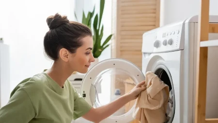 Odeća i posle pranja miriše na znoj? Postoji lak način da to rešite