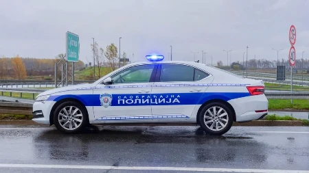 TEŠKA SAOBRAĆAJNA NESREĆA KOD RUME! Strahuje se da ima žrtava 