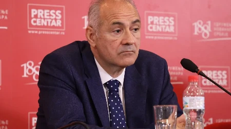 BUKTI RAT MEĐU OPOZICIONARIMA: U borbi za fotelje pale teške reči i prozivke