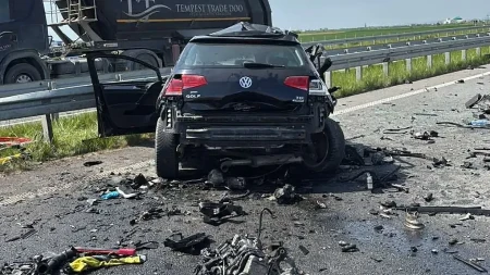 POGINUO VOZAČ KOJI JE VOZIO U KONTRASMERU, STRADALA I DVA PUTNIKA IZ „GOLFA“ Dve osobe teško povređene