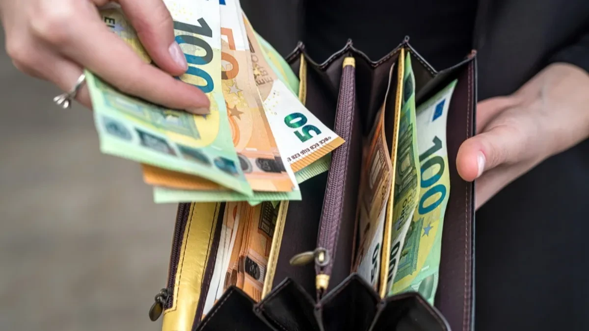 "Preskupo mi je sa penzijom od 2.000 evra" Bogati i moćni, a sad na kolenima