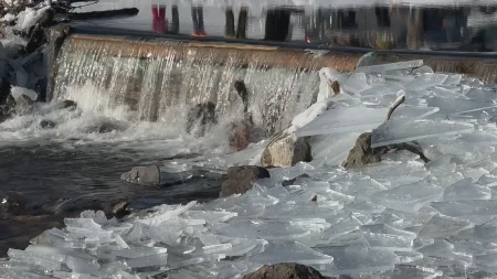 DVE DEVOJČICE OSTALE NASUKANE NA OSTRVU Velika akcija spasavanja u Rusiji, voda iznenada nadošla