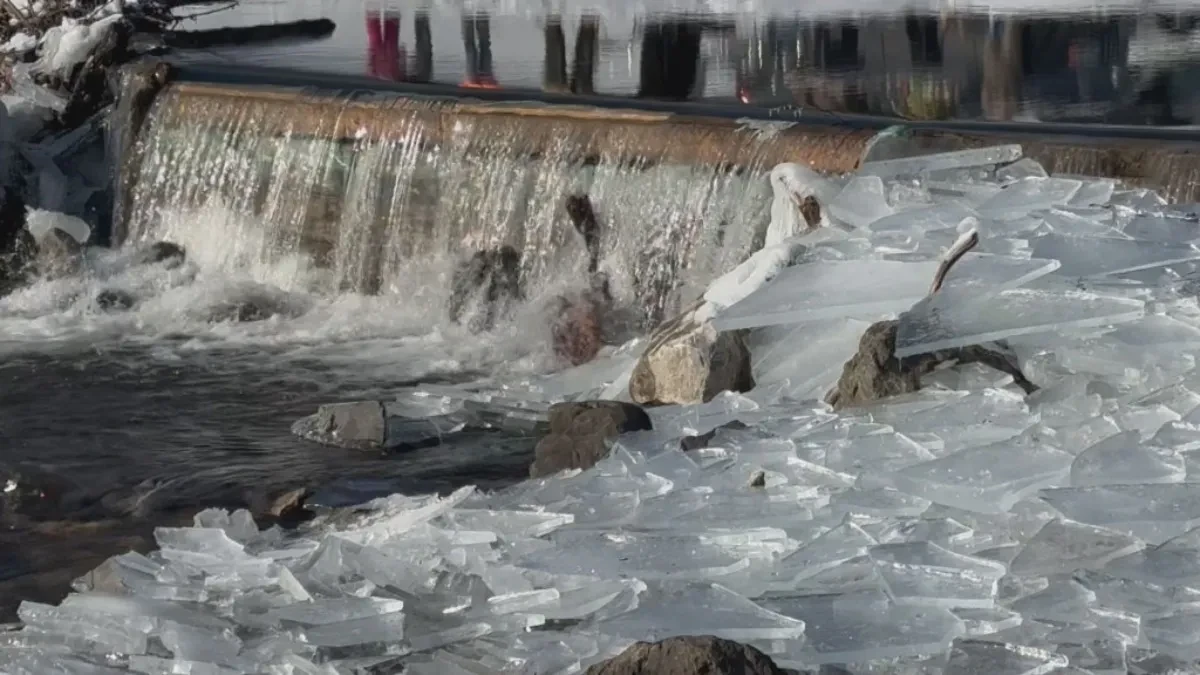 DVE DEVOJČICE OSTALE NASUKANE NA OSTRVU Velika akcija spasavanja u Rusiji, voda iznenada nadošla