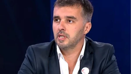 RAT MEĐU BLOKADERIMA: Savo Manojlovic je plagijator i politicki grebator!