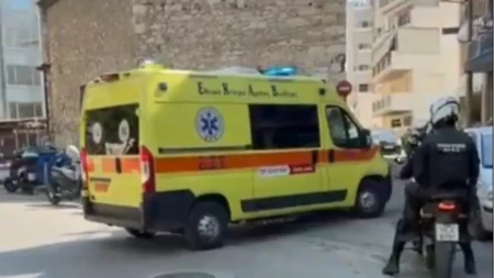 PUCNJAVA U CENTRU GLAVNOG GRADA! Deda (89) ranio više ljudi pa POBEGAO, opsadno stanje u Atini! (FOTO/VIDEO)