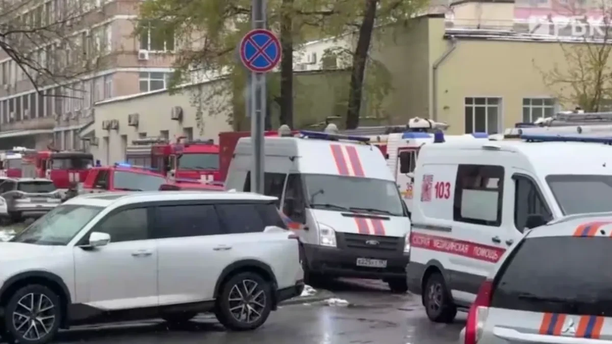 HOROR U CENTRU MOSKVE! Najmanje 7 poginulo, gori cela zgrada! (FOTO)