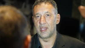 DIVAC ZAGRMEO KAO NIKAD Slavni košarkaš osuo žestoku paljbu