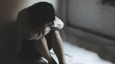 BRAT SILOVAO TRUDNU SESTRU, MAJKA JE BACILA S TERASE Horor u Velikoj Kladuši - poginula beba!