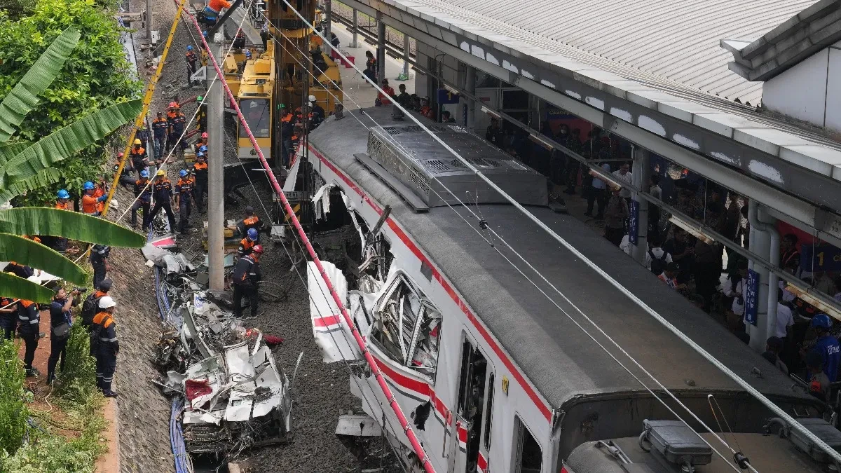 HOROR NA PRUZI Sudar dva voza, 14 mrtvih i desetine povređenih, stižu slike sa lica mesta (FOTO)