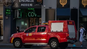 POŽAR NA BEŽANIJSKOJ KOSI Zapalio se lokal u blizini zgrada