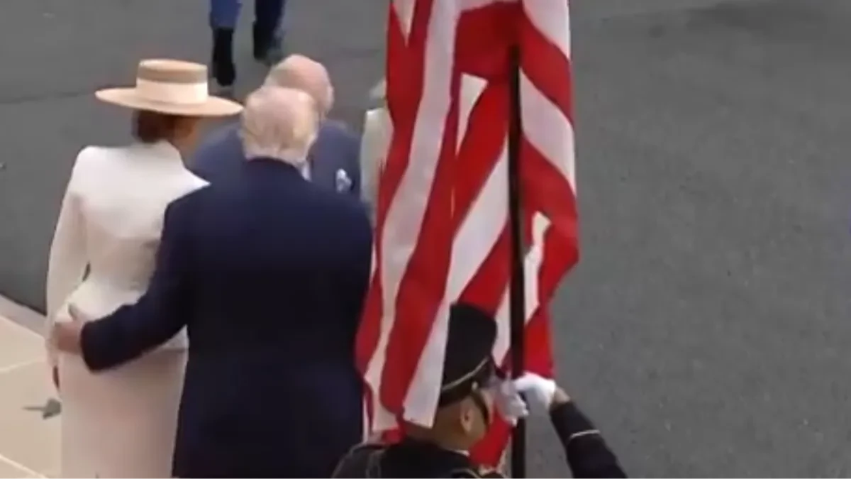 GDE ODE RUKA?! Tramp ovo radio Melaniji pred kraljem Čarlsom - internet EKSPLODIRAO! (VIDEO)