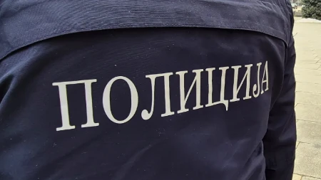 ZAPUCAO NA POLICAJCE IZ AUTOMATSKE PUŠKE Patrola mu došla na vrata, usledio rafal