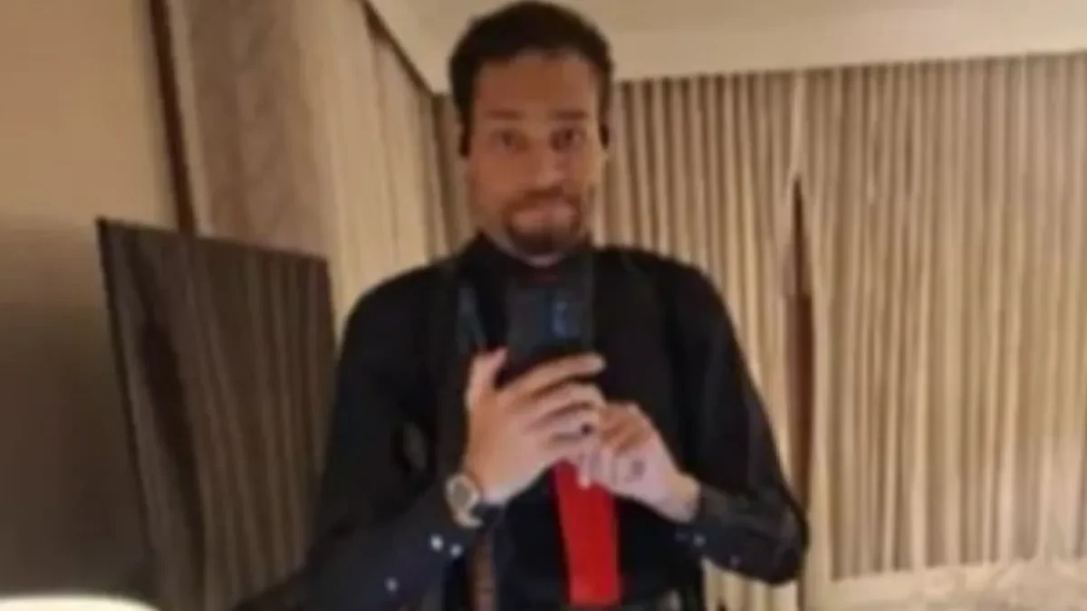 ATENTATOR NA TRAMPA OKAČIO SELFI PRE NEGO ŠTO JE POČEO DA PUCA Vidi se koliko oružja ima