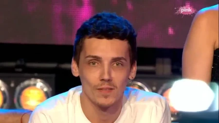 Stravična ispovest našeg pevača! Preživljao na ulici, pa ga je bolest prikovala za krevet: "Nisam mogao da hodam"