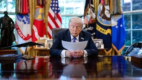 Tramp u totalnom haosu: Pomešao Ukrajinu i Iran pred kamerama