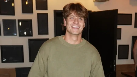 "SRAMOTA, NAŠE PESME SE NI NE PUŠTAJU U HRVATSKOJ" Naš pevač opleo po Jozinoviću! 