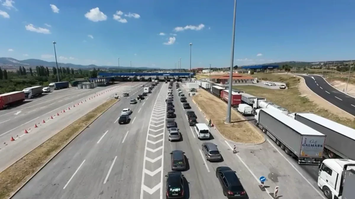 Kolone na izlazu iz zemlje: Kamioni čekaju i do 240 minuta na granicama Srbije