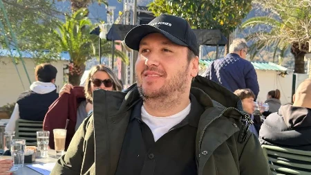 GEJ AFERA TRESE SRBIJU Voditelj raskrinkao pevača: "Zvao me je da me moli"