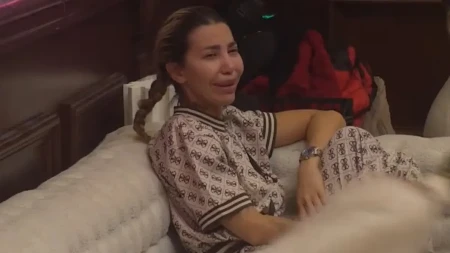 ASMIN HOĆE DA ODUZME STARATELJSTVO ANELI Preti joj uzimanjem ćerke 