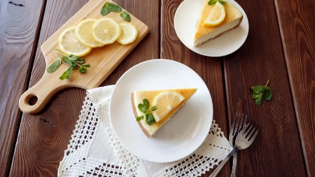 Kolač od limuna svilenkast kao puding, topi se u ustima i pravi se od samo šest sastojaka