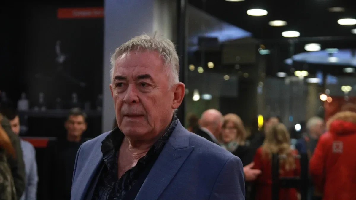 "SELJANKO, TI ĆEŠ DA MI KAŽEŠ?!" Mima Karadžić pred kamerama udario na 37 godina mlađu koleginicu (VIDEO) 