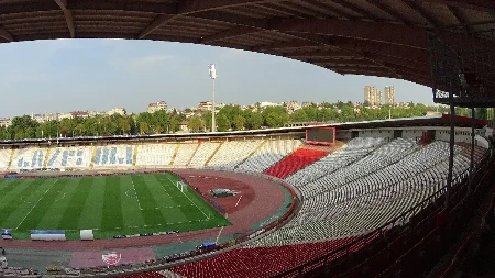 CRVENO-BELI U PROBLEMU Klub iz komšiluka krade pojačanje Zvezdi?