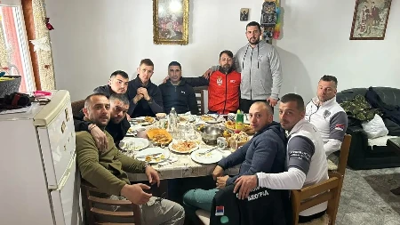 Bratski dočekani na Žabljaku: Srpski hodočasnici prešli crnogorsku granicu - prate ih surovi vremenski uslovi ali za uzvišeni cilj nema prepreke