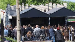 Sahranjen vozač koji je u kontrasmeru kod Rume pobio troje mladih! Porodica i dalje bez odgovora na pitanje "zašto"