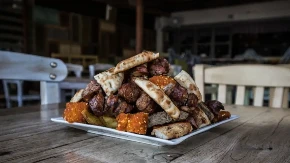 U ovoj kafani ručate kao kralj za 500 dinara - cenovnik obišao Srbiju