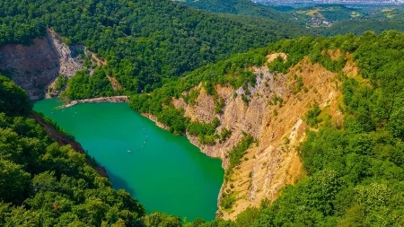 5 jezera idealnih za beg u prirodu! Ako provedete 1. maj ovde nećete se pokajati