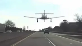 Avion prinudno sleteo, dve osobe povređene: Drama u Slovačkoj 