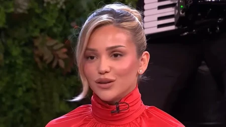 Šok nakon raskida! Breskvica spakovala kofere i napustila Srbiju, niko nije znao za odluku (FOTO)