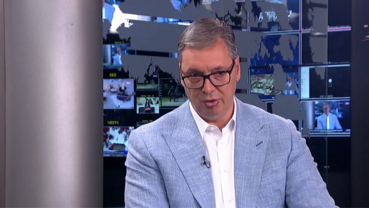 „Morate 100 puta da ponovite“: Vučić besan zbog sporosti sistema, traži hitna rešenja za sela