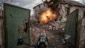 „Nisu ni shvatili šta ih je pogodilo“: Letelica se zakucala u objekat i sve pretvorila u ruševine