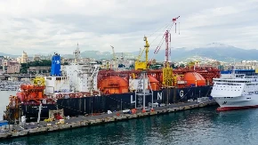 Nafta prelazi 126 dolara - Goldman Saks upozorava: "Ako blokada potraje, biće još gore"