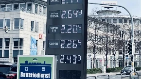 DIVLJAJU CENE GORIVA U NEMAČKOJ Na pumpama redovi, a u Srbiji - sipaj i ne pitaj zahvaljujući merama države!