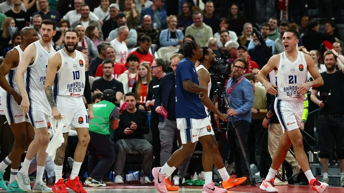 PORUKA UPOZORENJA Efes u odličnom raspoloženju čeka meč sa Partizanom