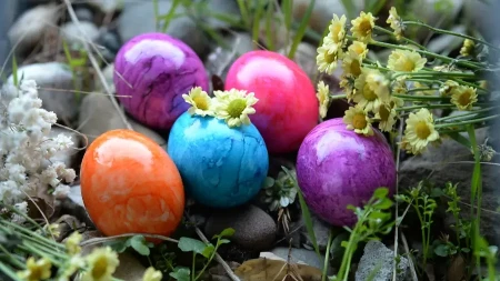 Koliko jaja tačno ofarbati za Uskrs? Mnogi veruju da je ovaj broj najbolji, a evo šta kaže sveštenik SPC